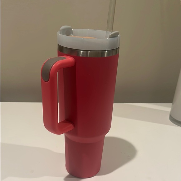 Stanley bright pink tumbler 40oz - Picture 2 of 3